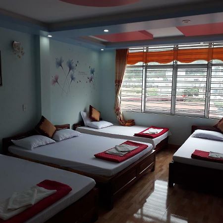 Binh Minh Hostel Đồng Văn Esterno foto