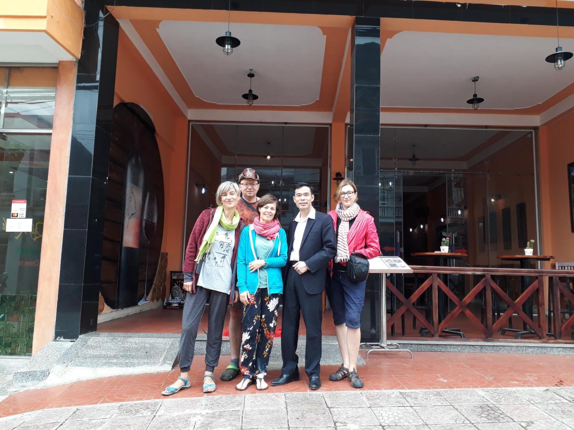Binh Minh Hostel Đồng Văn Esterno foto