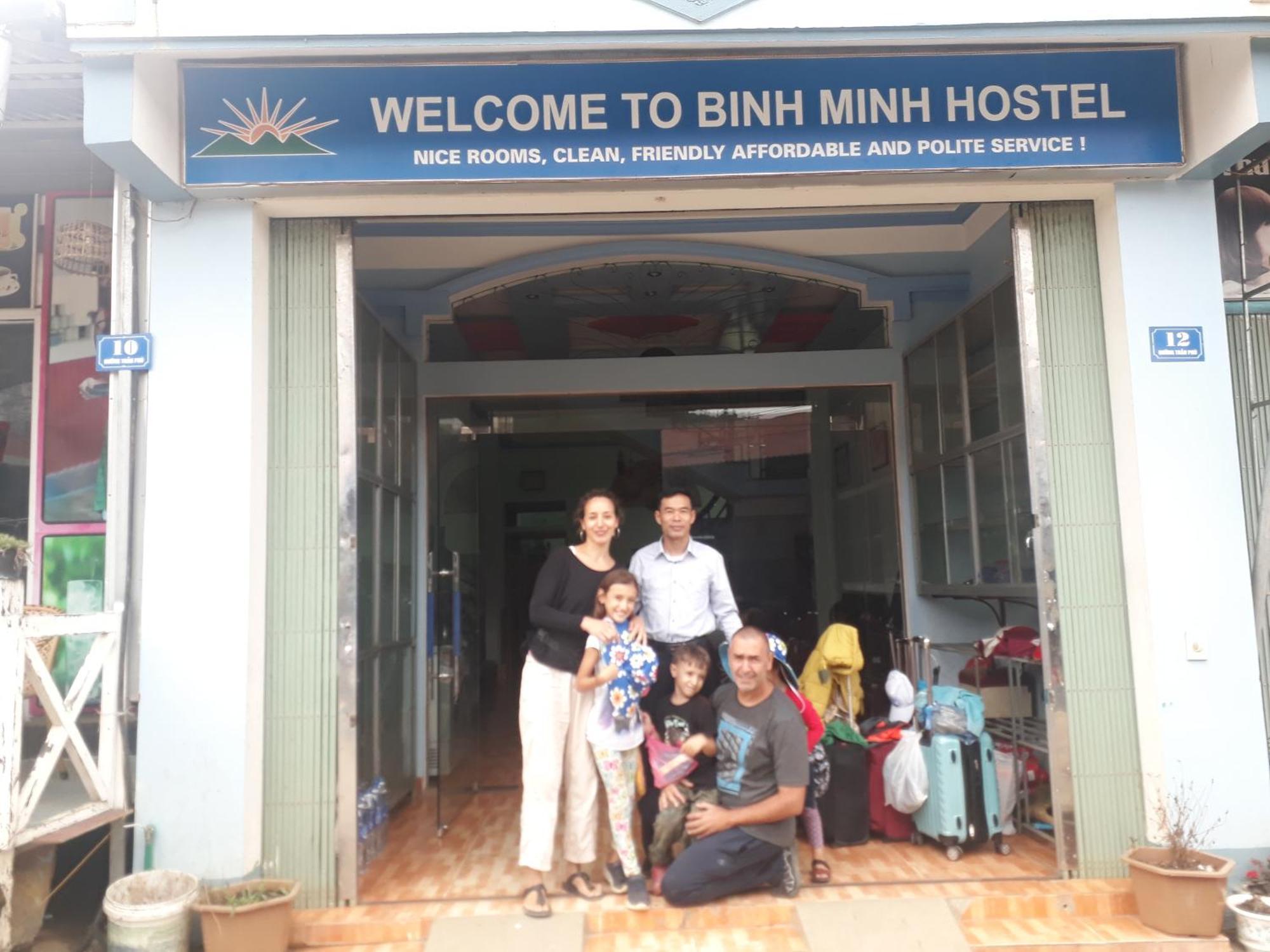 Binh Minh Hostel Đồng Văn Esterno foto