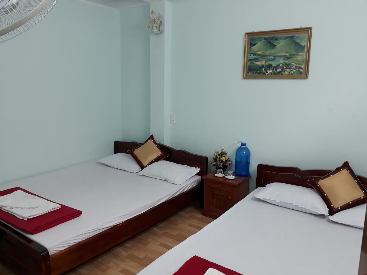 Binh Minh Hostel Đồng Văn Esterno foto