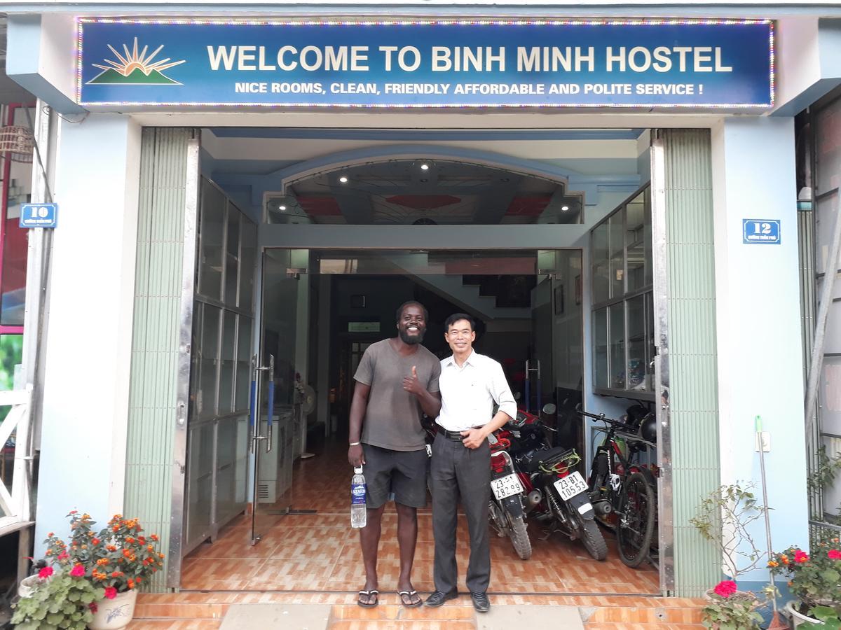Binh Minh Hostel Đồng Văn Esterno foto