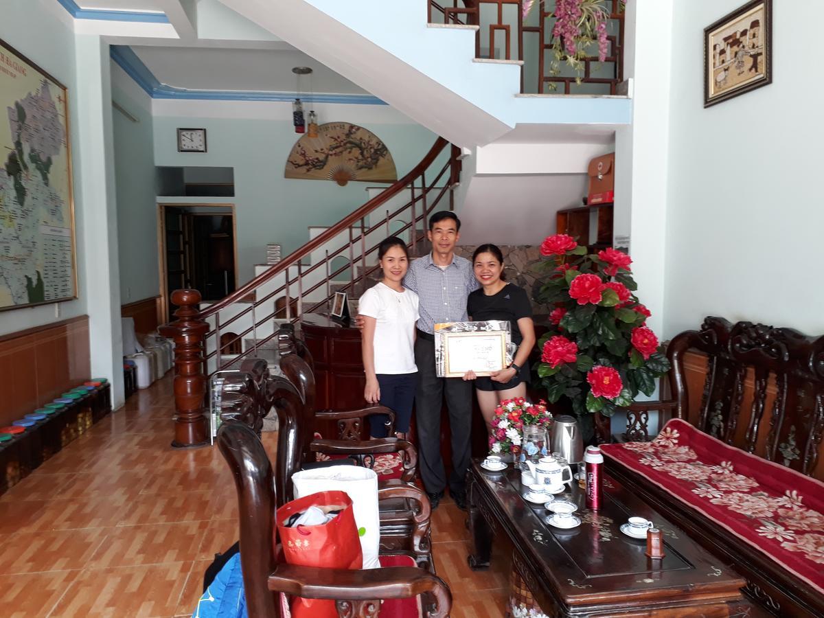 Binh Minh Hostel Đồng Văn Esterno foto