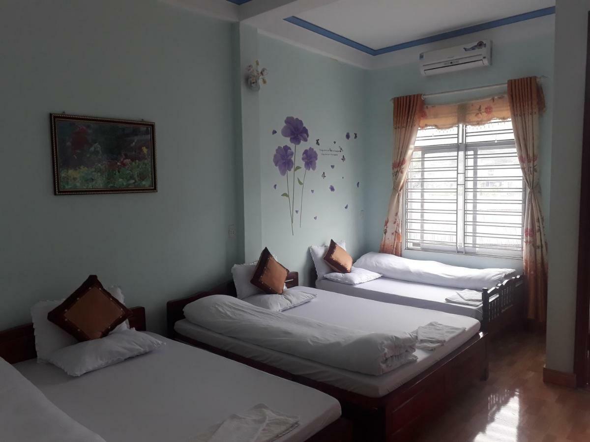 Binh Minh Hostel Đồng Văn Esterno foto